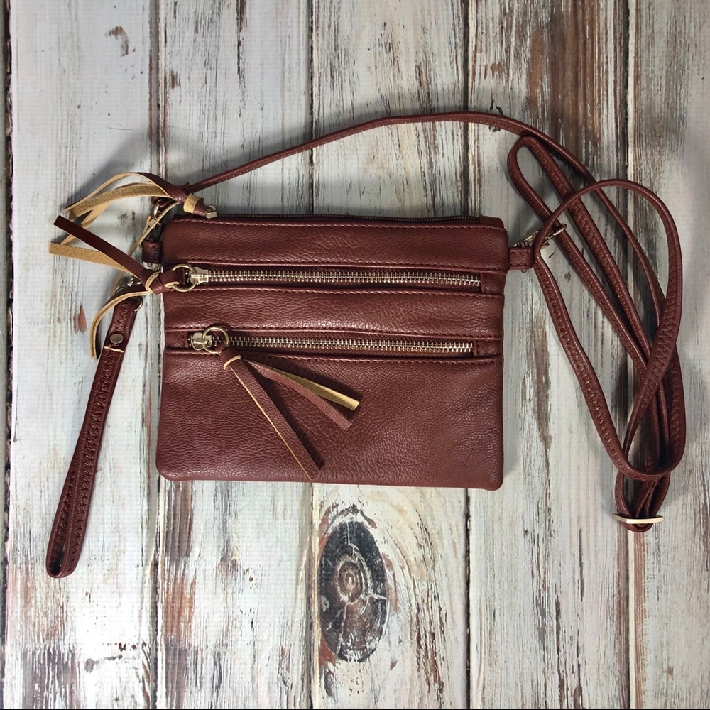 NWOT Convertible Cross Body/Wristlet